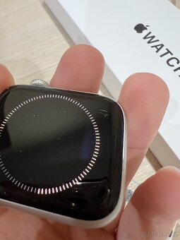 Apple Watch SE 44mm (2020) - 4
