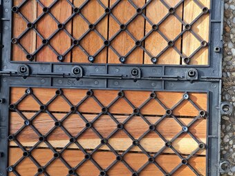 Teakové terasové zahradní dlaždice 30x30x2,5 cm olejované - 4