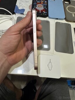 Iphone13 128gb pěkný stav - 4