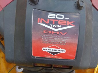 Zahradní traktor - 4