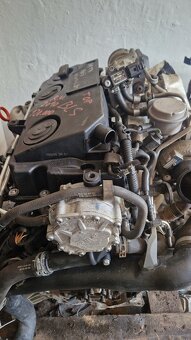 vw škoda motor BLS 1x 120tis km rv 2010, 1x 168tis km - - 4