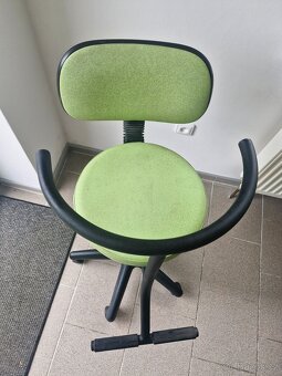 Kadeřnická dětská židle - 4