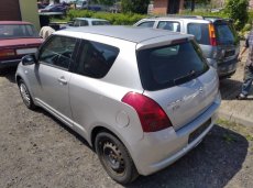 Suzuki swift 1,3 / 3DV / rok 2007 - 4
