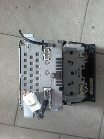 Radio,ovladani klima,stredovy panel na Mazda 6 rok 2004-08 - 4