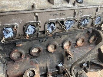 Motor bmw e30 e34 2,5i 125kw M20B25 - 4