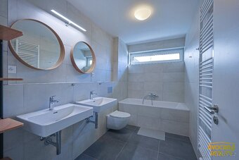 Luxusní byt 3+kk s vlastní zahrádkou - 4