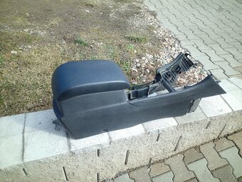 Ford Mondeo mk4 facelift sedačky, tapecíry loketka - 4
