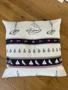 Závěsy, záclona a 2 potahy na polštář. - 4