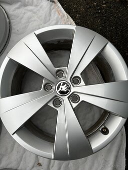 Kola Škoda Superb Triton R17 - 4