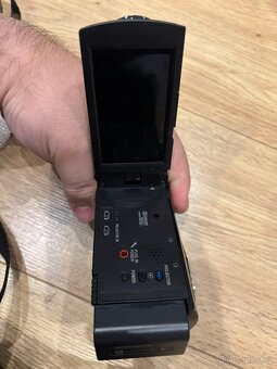 Videokamera Sony HDR-PJ320E s projektorem - 4