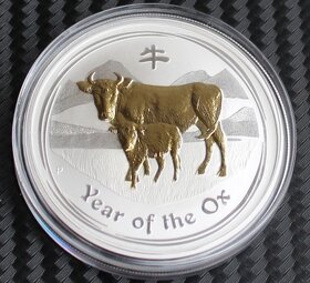 1 oz Rok Bůvola 2009 zlacený reliéf stříbrná mince - 4
