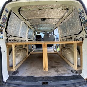 SPACÍ VESTAVBA TRANSPORTER T4 T5 T6 - 4