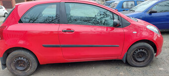 Prodám Toyota Yaris 1.0 VVT-i, benzín,3.dveř, rok výr 2007, - 4