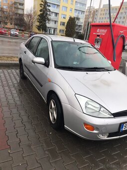Ford Focus 1999r. 1.9 benzin, manuál - 4
