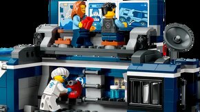 LEGO - City - Mobilní kriminalistická laboratoř policistů - 4