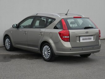 Kia Ceed 1.4 i , 77 kW benzín, 2011 - 4
