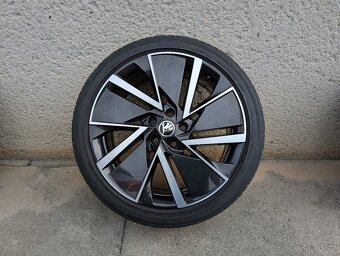 Letní Alu kola Vega Aero, Škoda Superb 3, 5x112 r19, 5mm - 4