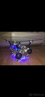 Konferenční stolek z bloku motoru v6 - 4