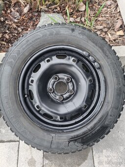 Zimní pneumatiky 165/70 R14 + plechové disky - 4