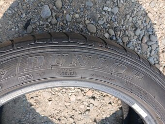 letni dunlop 215/45 R16 se vzorkem 4,5mm - 4