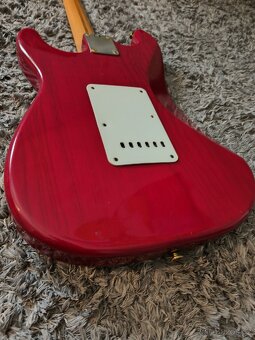 Fender Stratocaster deluxe 1998 - 4