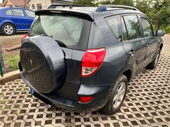 Toyota Rav4 2.0i 112kW automat 4x4 REZERVACE - 4