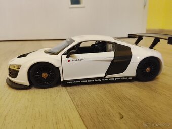 Auto na vístavu - 4