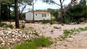 SLEVA / Rozsáhlý pozemek včetně domku / ostrov Šolta - 4