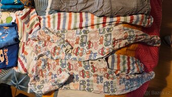 velký pytel oblečení vel 52-90 MIX - 4