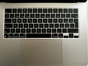 MacBook Air 15’’ M2 8/256GB hvězdně bílý - 4