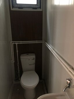 OBYTNÝ KONTEJNER 3x7 metrů se socialkou - 4