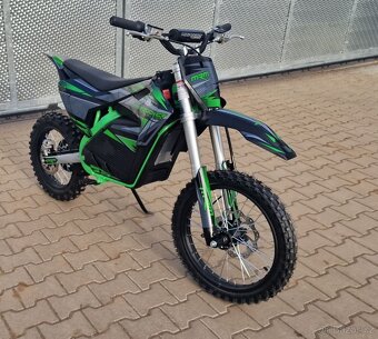 Dětská elektrická motorka pitbike MRM EcoPit 5000W 72V, kola - 4