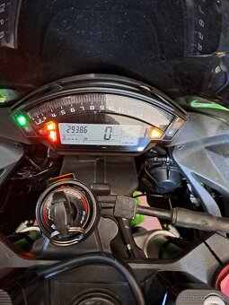 Kawasaki Ninja ZX10R - 4