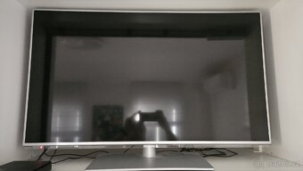 39" Panasonic TX-L39E6E - 4