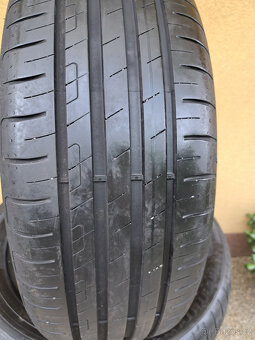205/55 r17 Prodám 4ks letních pneu Goodyear EfficientGrip Pe - 4