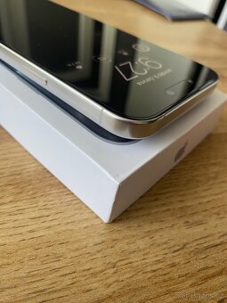 Prodám iphone 16 Pro Max 256gb - 4