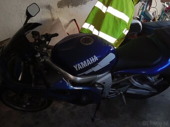 Yamaha yzf R6 - 4
