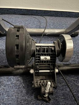 Trenažér na silniční kolo Force - 4