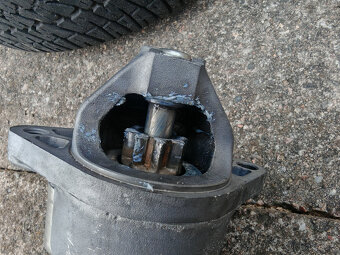 Startér NISSAN ALMERA I II TINO 1.5 1.6 1.8 - 4