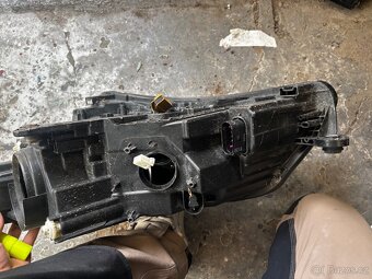 Superb 3 predni svetlo - 4