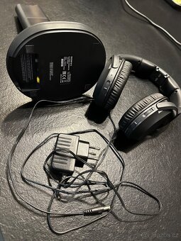 Bezdrátová sluchátka Sony MDR-RF895RK - 4