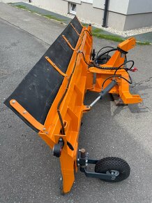 Čelní sněhová radlice s technickým osvědčením. - 4