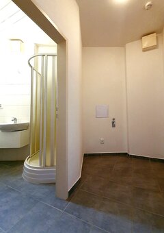 Pronájem bytu 1+kk , 32m² Vysočanské náměstí - 4