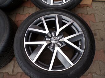 VW Touareg III CR7 Braga 9J x 20 ET33 285/45 R20 108W - 4