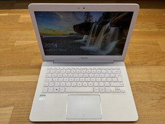 ASUS ZENBOOK UX305CA bílý kovový - 4