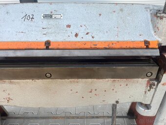 Ohýbačka plechů XO 1000/3 - 4