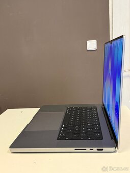 MacBook PRO M1 MAX/64/2 TB - 4