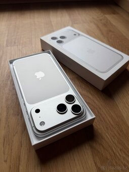 Apple iPhone 17 Pro Max 256GB stříbrný - 4