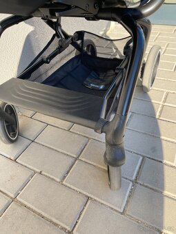 Cybex EEZY S2+ - 4