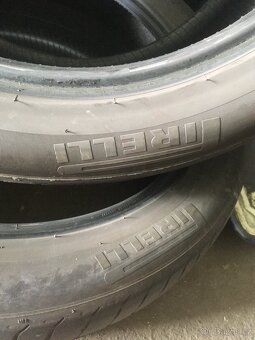 Prodám 2ks letní pneu Pirelli P Zero 295/40/ZR 21 111Y - 4
